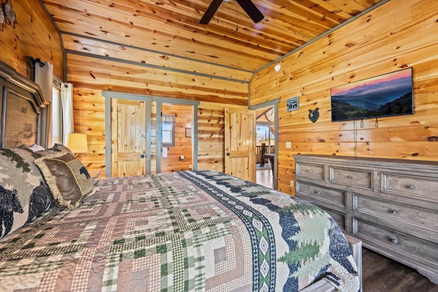 Indoor Pool, Volleyball Beach, Mountain View, Luxury Gatlinburg Exterior photo