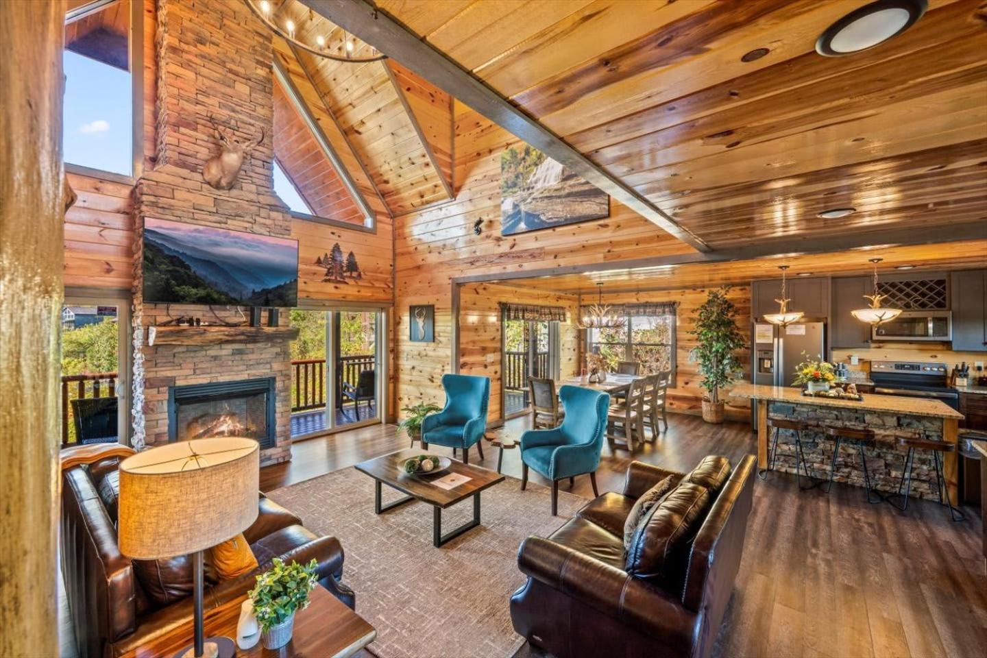 Indoor Pool, Volleyball Beach, Mountain View, Luxury Gatlinburg Exterior photo