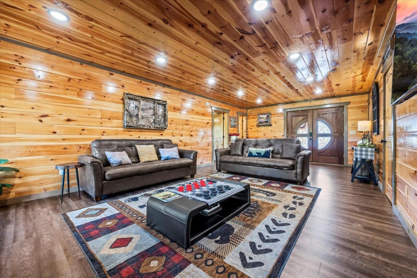 Indoor Pool, Volleyball Beach, Mountain View, Luxury Gatlinburg Exterior photo